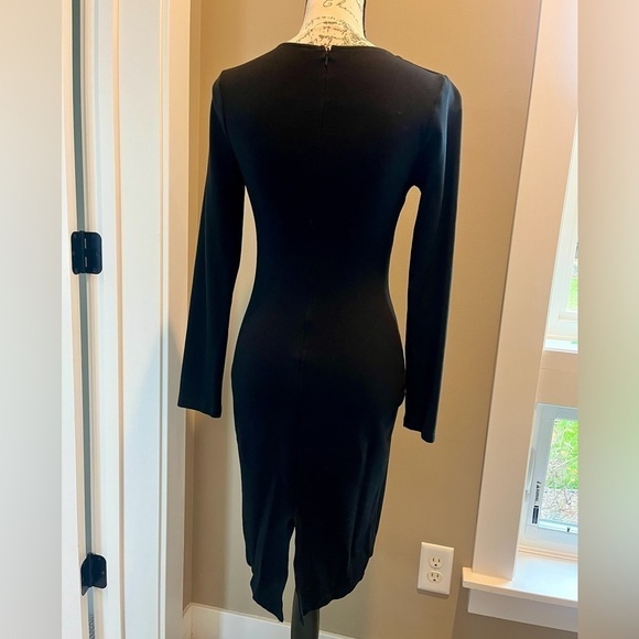 Lulu’s size M, deep plunge black dress - Picture 2 of 5